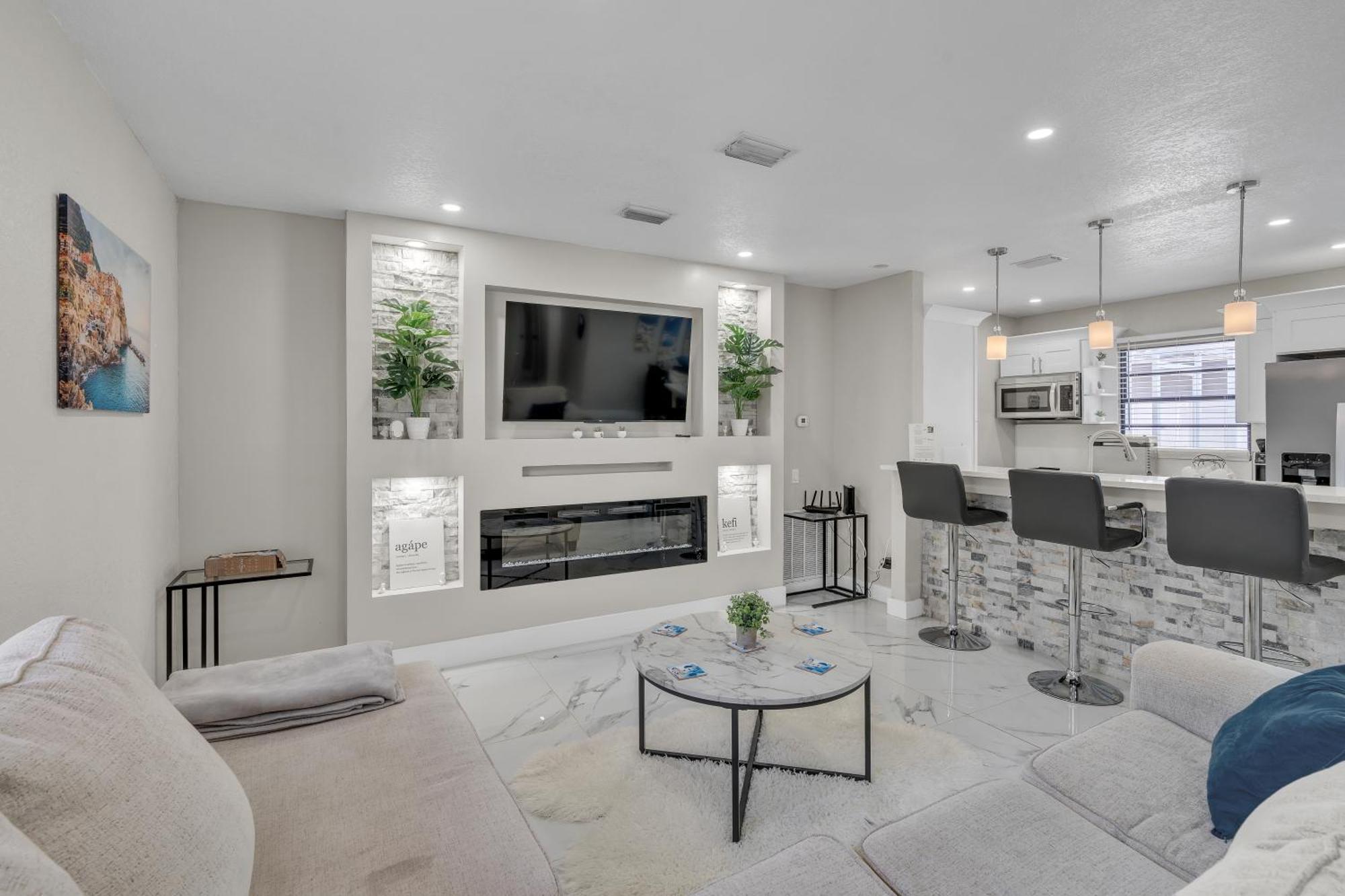 Stunning Modern Home In Tampa With Pool - Just 5 Minutes From Airport! Exterior foto