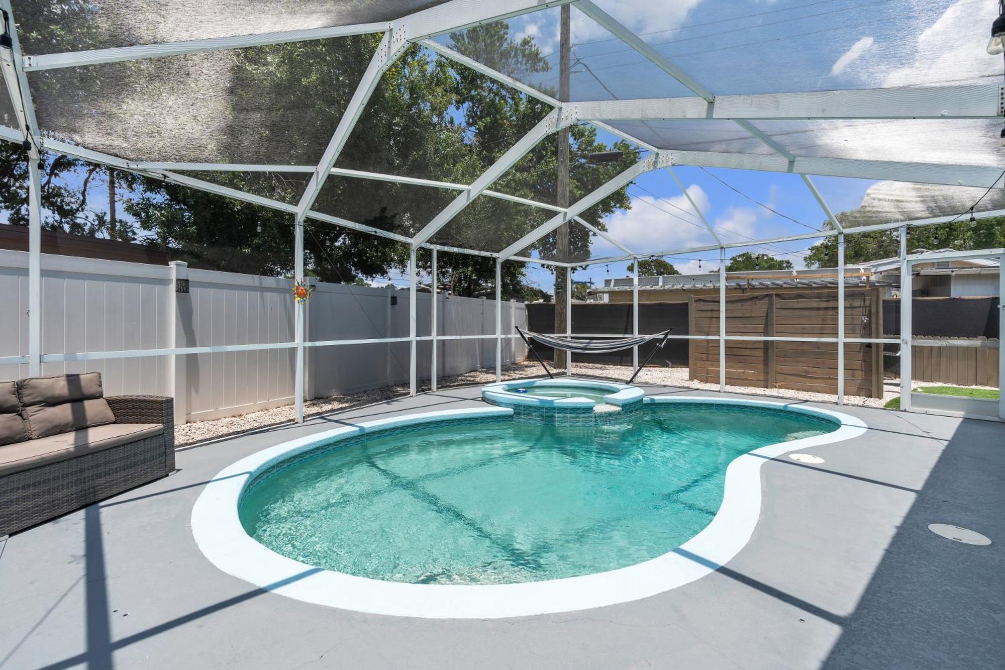 Stunning Modern Home In Tampa With Pool - Just 5 Minutes From Airport! Exterior foto